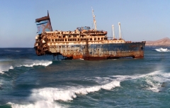 080122-shipwreck_thumb.jpg