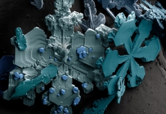 Snow Crystals – Wednesday’s Jigsaw Puzzle