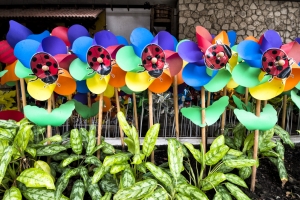 Wednesday’s “Blowing In The Wind” Jigsaw Puzzle – Plastic Flowers