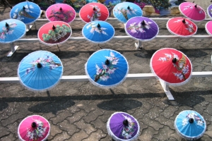 Umbrellas – Wednesday’s Spinning Daily Jigsaw Puzzle